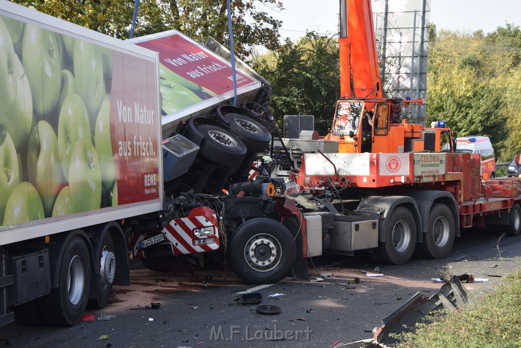 Schwerer VU PKlemm A 57 Rich Innenstadt Hoehe Koeln Chorweiler P058.JPG - Miklos Laubert